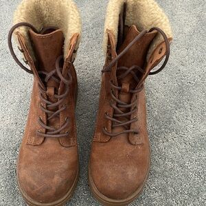 Mossimo brown boots